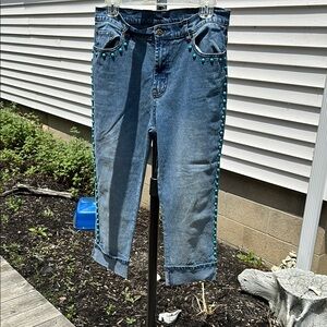 Stylish Blue Cropped Jeans with Turqoise Accents
